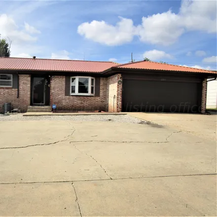 Buy this 3 bed house on 2200 North Evergreen Street in Pampa, TX 79065