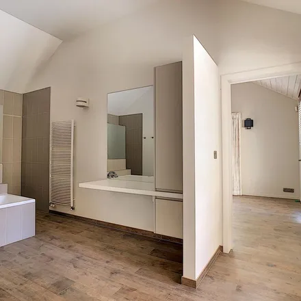 Rent this 4 bed apartment on Vuurmolen in Begijnhof, 3090 Overijse