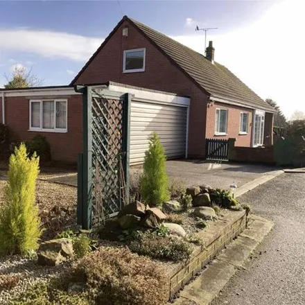 Rent this 4 bed house on Post Office (N bound) in Oak Bank, Houghton