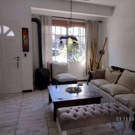 Buy this 2 bed house on Lucio Vicente López 1953 in Crucecita, 1870 Avellaneda