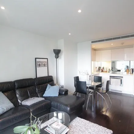 Rent this 1 bed apartment on Platform 2 in Marsh Wall, Canary Wharf