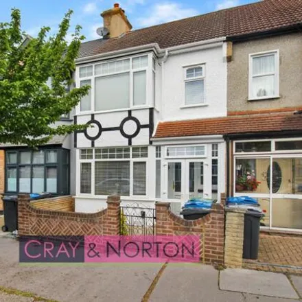 Buy this 3 bed townhouse on Meadvale Road in London, CR0 6JW
