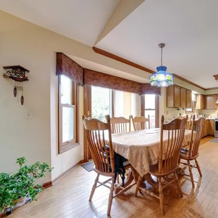 Image 9 - 2 Bradbury Court, Fox River Grove, McHenry County, IL 60021, USA - House for sale