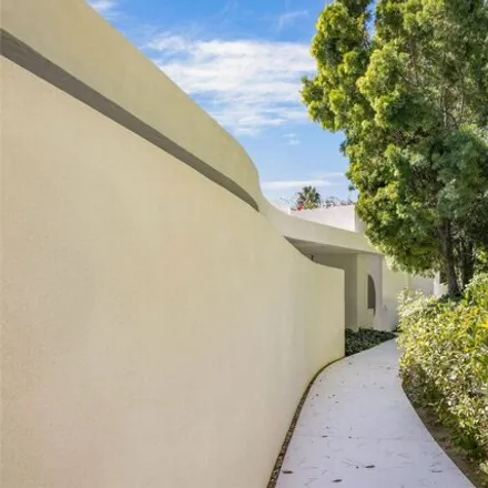 Image 2 - 510 Arkell Drive, Beverly Hills, CA 90210, USA - House for sale