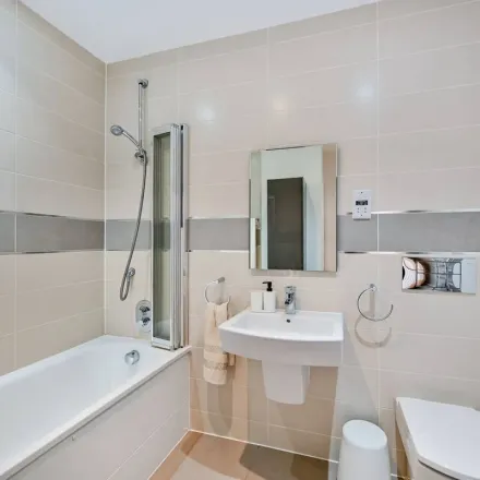 Image 1 - Burlington Road, London, KT3 4NU, United Kingdom - Apartment for rent