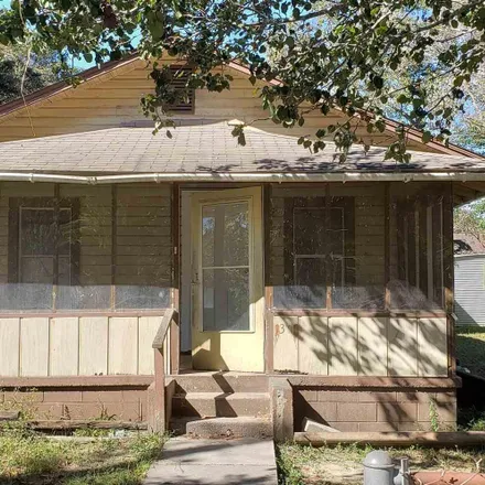 Buy this 4 bed house on 1307 North U Street in Pensacola, FL 32505