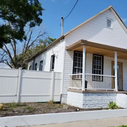 Buy this 3 bed house on 2411 West Walnut Street in Tampa, FL 33607