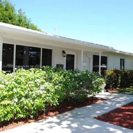 Rent this 4 bed house on 2593 Northeast 19th Street in Country Club Isles, Pompano Beach