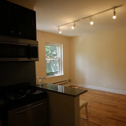 Image 3 - 1210 W Granville Ave, Unit 400 - Apartment for rent