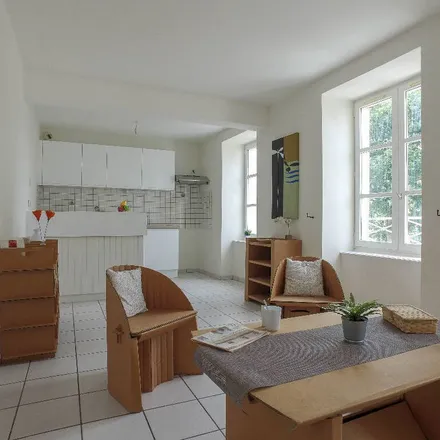 Rent this 2 bed apartment on 6 Place du Foirail in 63500 Issoire, France