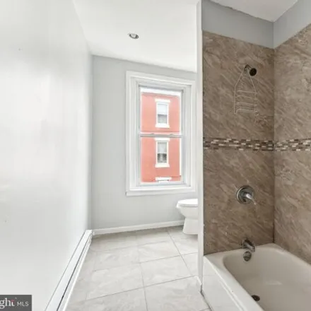 Image 7 - 5818 Vine Street, Philadelphia, PA 19139, USA - House for sale