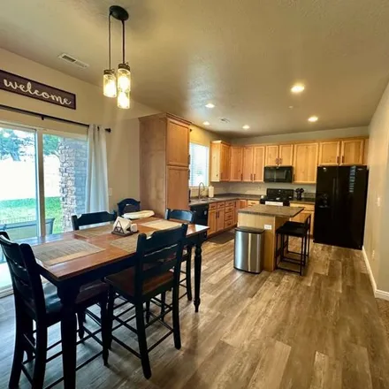 Image 5 - 7091 Brittany Town Drive, West Jordan, UT 84084, USA - Condo for sale