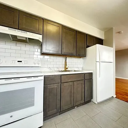 Rent this 1 bed apartment on 1238 W Washington St