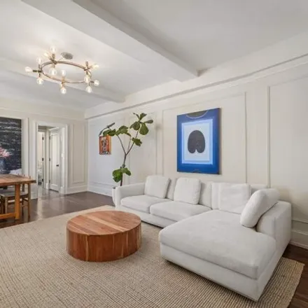 Image 2 - 157 East 72nd Street, New York, NY 10021, USA - Condo for rent
