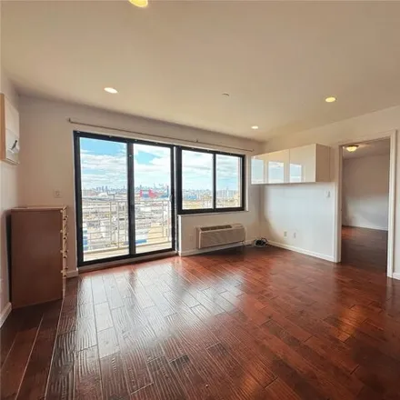 Image 1 - 31-35 Linden Place, New York, NY 11354, USA - Condo for sale
