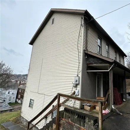 Image 2 - 419 Chestnut Street, Jeannette, PA 15644, USA - House for sale