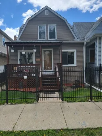 Buy this 4 bed house on 4725 West Byron Street in Chicago, IL 60634