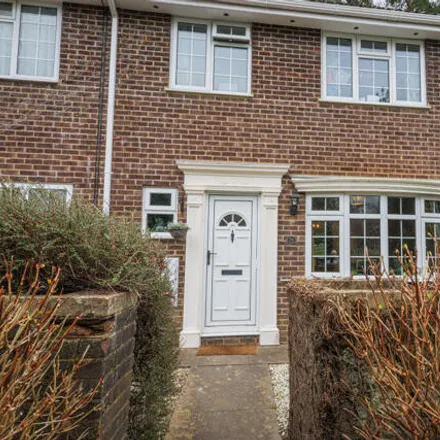 Buy this 3 bed townhouse on Pine Trees Close in Copthorne, RH10 3NX