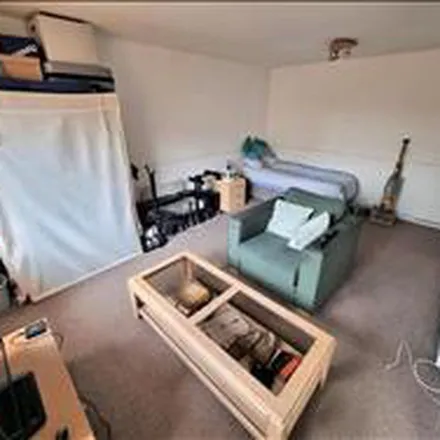 Image 5 - Redford Close, London, TW13 4TF, United Kingdom - Apartment for rent