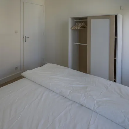 Rent this 4 bed room on Weteringstraat 44-H in 1017 SP Amsterdam, Netherlands