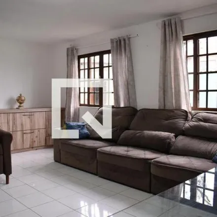 Rent this 4 bed house on Rua Domingos Dallabona 421 in São Braz, Curitiba - PR