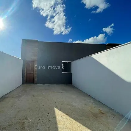 Buy this 3 bed house on Rua Geraldo de Freitas Mancini in São Pedro, Juiz de Fora - MG