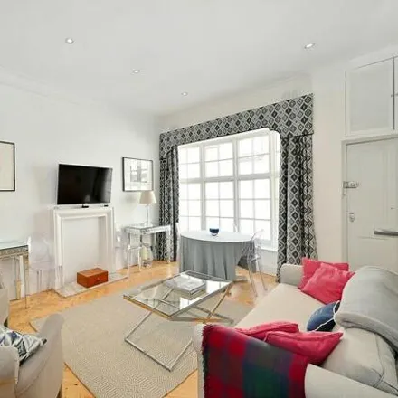 Image 1 - 10 Eaton Terrace Mews, London, SW1W 8EX, United Kingdom - House for rent