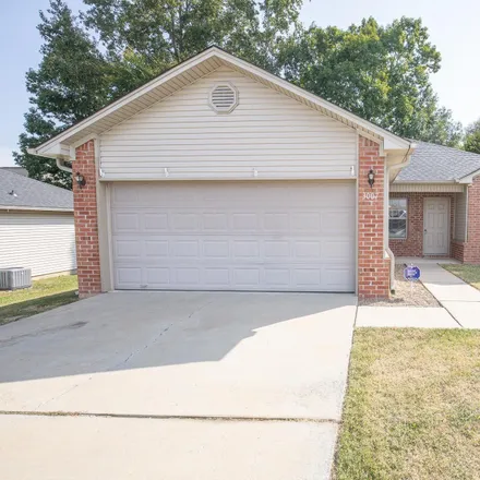 Buy this 3 bed house on Wildwood Drive in Rogers, AR 72711