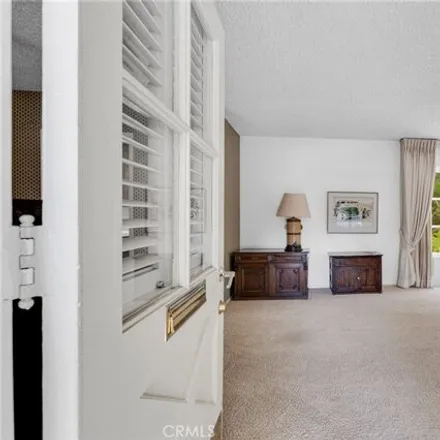 Image 3 - 18331 Bessemer Street, Los Angeles, CA 91335, USA - House for sale