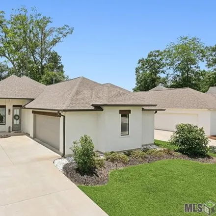 Buy this 3 bed house on 3823 Villa Michel Dr in Baton Rouge, Louisiana