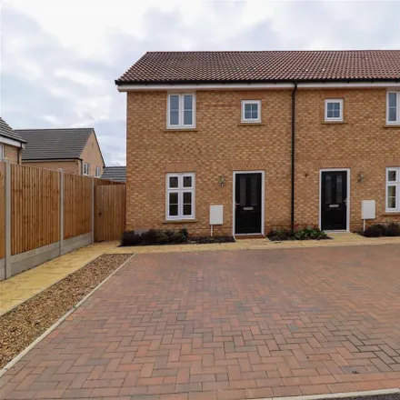 Rent this 3 bed townhouse on unnamed road in Ely, CB6 2YF