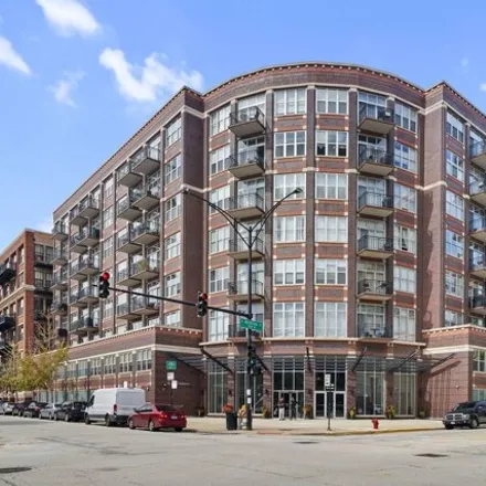 Buy this 2 bed condo on 1000 West Adams Street in Chicago, IL 60612