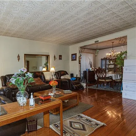 Image 2 - 4808 Avenue L, New York, NY 11234, USA - House for sale