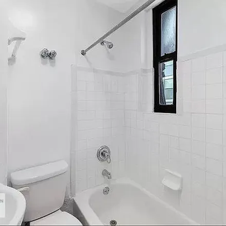 Image 6 - Citizens Bank, 143 East 9th Street, New York, NY 10003, USA - Apartment for rent