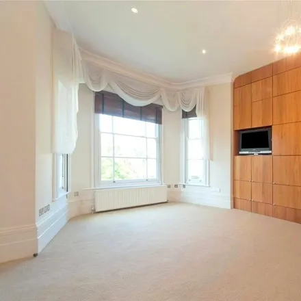 Rent this 2 bed apartment on 19 Warwick Avenue in London, W9 1AB