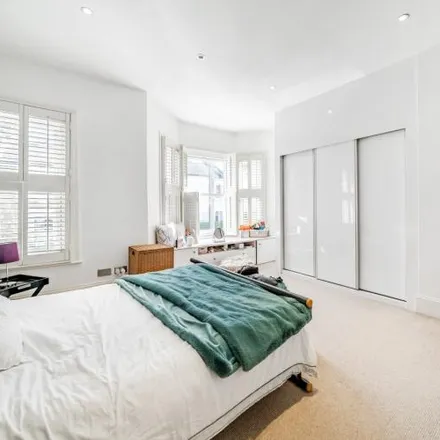 Image 3 - Harbut Road, London, SW11 2AN, United Kingdom - House for rent