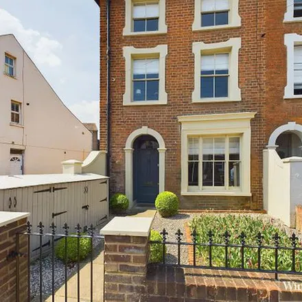 Rent this 3 bed townhouse on 58 Watlington Street in Reading, RG1 4RT