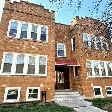 Rent this 3 bed condo on 4132-4134 North Francisco Avenue in Chicago, IL 60625