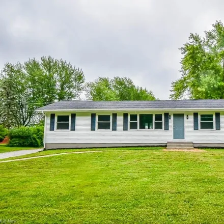 Image 1 - 12190 Cenfield Street Northeast, Washington Township, OH 44601, USA - House for sale