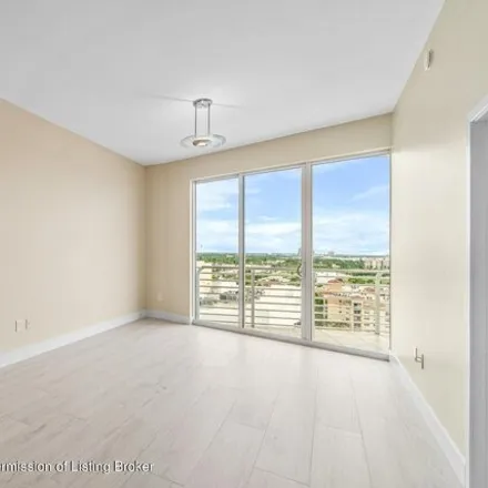 Image 7 - 258 South Lakeside Court, West Palm Beach, FL 33407, USA - Condo for sale