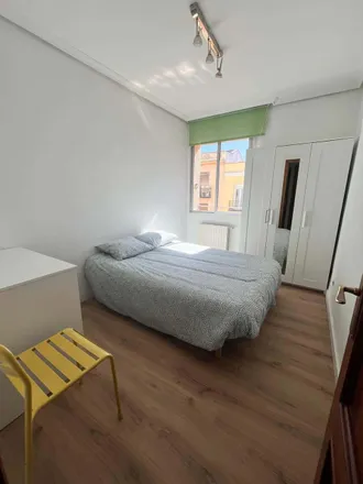 Rent this studio room on Calle de la Batalla del Salado in 38, 28045 Madrid