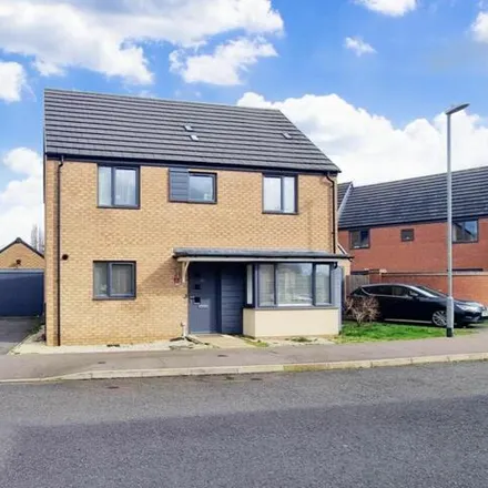Buy this 3 bed house on Kensington Close in Northampton, Northamptonshire
