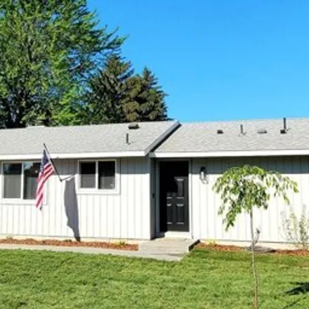 Buy this 3 bed house on 856 South Neel Court in Kennewick, WA 99336