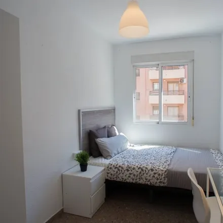 Rent this 5 bed room on Carrer del Pintor Genaro Lahuerta in 11, 46010 Valencia