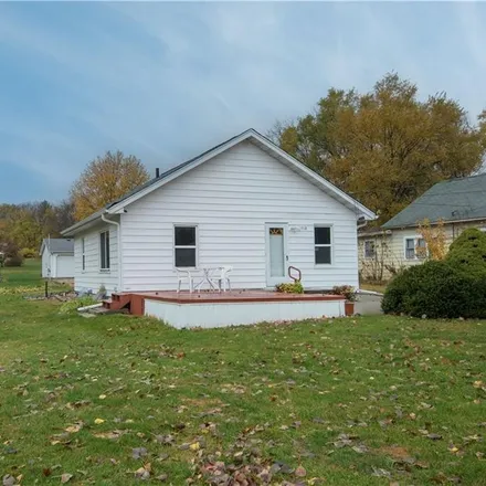 Image 2 - 3918 East 32nd Street, Des Moines, IA 50317, USA - House for sale