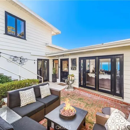 Image 1 - 875 Coast View Drive, Laguna Beach, CA 92651, USA - Apartment for rent
