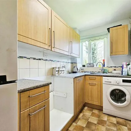 Image 4 - Church Court Grove, Broadstairs, CT10 2YH, United Kingdom - Apartment for sale