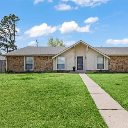 Buy this 3 bed house on 8806 East 79th Street in Tulsa, OK 74133