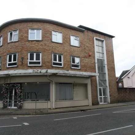 Rent this 3 bed apartment on Perfect Pizza in 22 Market Parade, Warblington