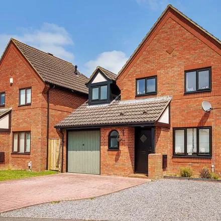Rent this 4 bed house on 22 Knollys Close in Abingdon, OX14 1XN